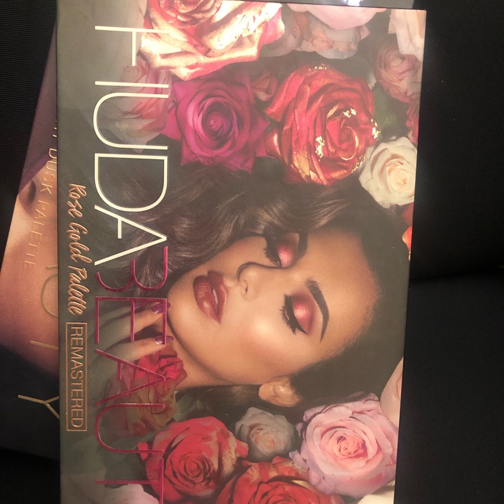 Huda beauty rose gold palette
